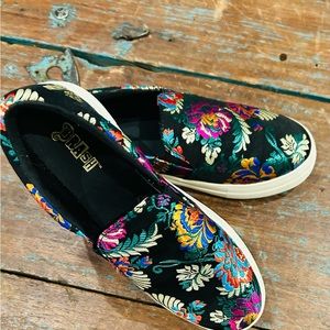 Brash Evonne Black Floral Slip-On Asian Brocade Metallic Embroidery Shoe~Size 7